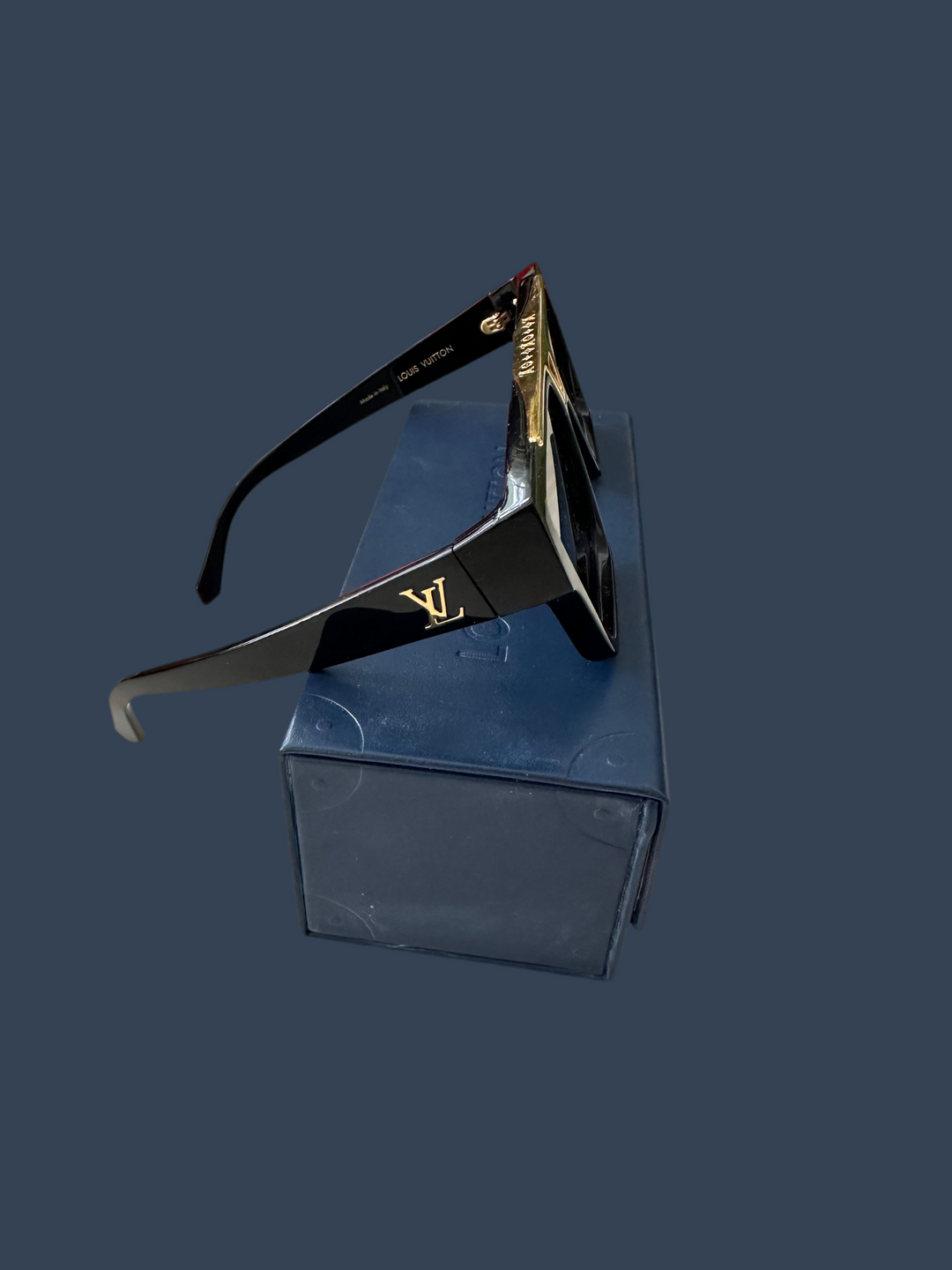 Louis Vuitton Designer Sun Glasses $1,000