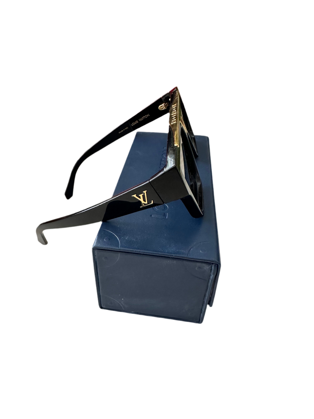 Louis Vuitton Designer Sun Glasses $1,000