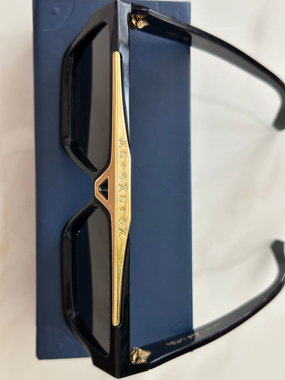 Louis Vuitton Designer Sun Glasses $1,000